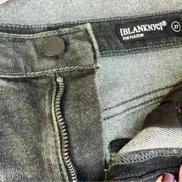 NEW Blanknyc (MSRP:$68) The Fulton Distressed Roll Up Jean shorts by Blank NYC - Picture 9 of 11